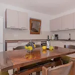 3 Bedroom Cozy In Lejlighed *