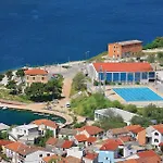 3 Bedroom Cozy In Appartement Brodarica (Sibenik-Knin)