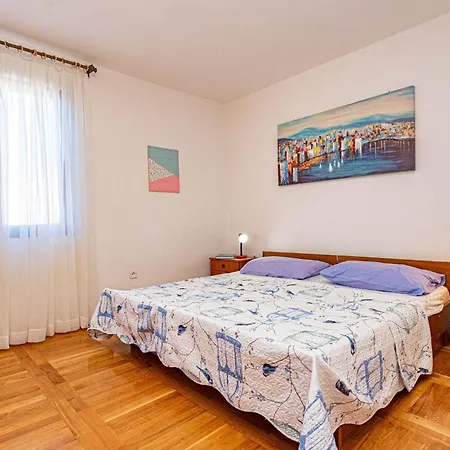 Apartmán 3 Bedroom Cozy In Brodarica (Sibenik-Knin)