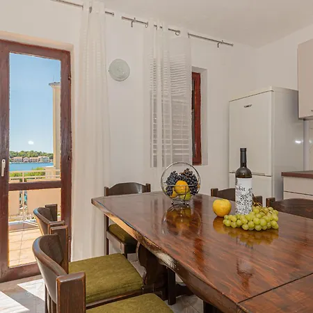 Apartment Nice Apartment In Brodarica With House Sea View Brodarica (Sibenik-Knin)