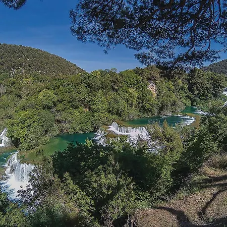 Apartmán 3 Bedroom Cozy In Brodarica (Sibenik-Knin)