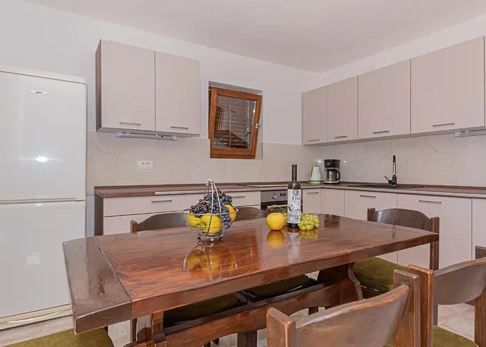 3 Bedroom Cozy In Apartman *