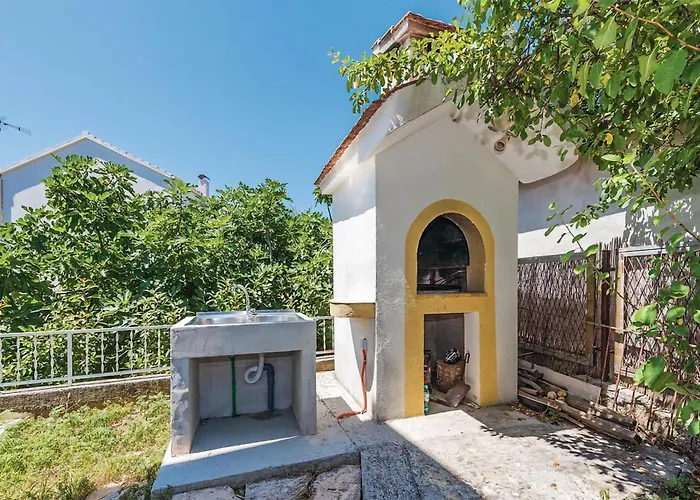 3 Bedroom Cozy In Appartement *