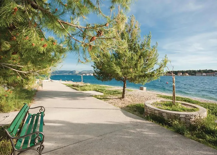 3 Bedroom Cozy In Appartement Brodarica (Sibenik-Knin)