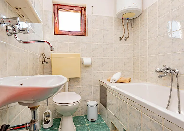 Apartman 3 Bedroom Cozy In Brodarica (Sibenik-Knin)